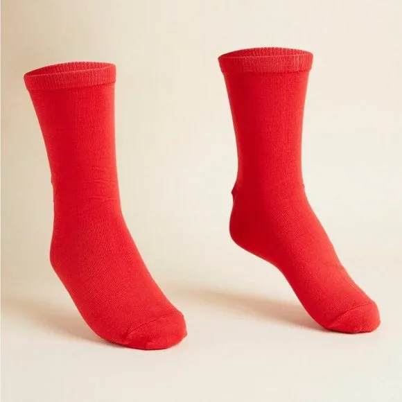 ❤️NWT TORRID 2 PACK CREW SOCKS - BONES SKULL SANTA HAT PRINT - Picture 9 of 11